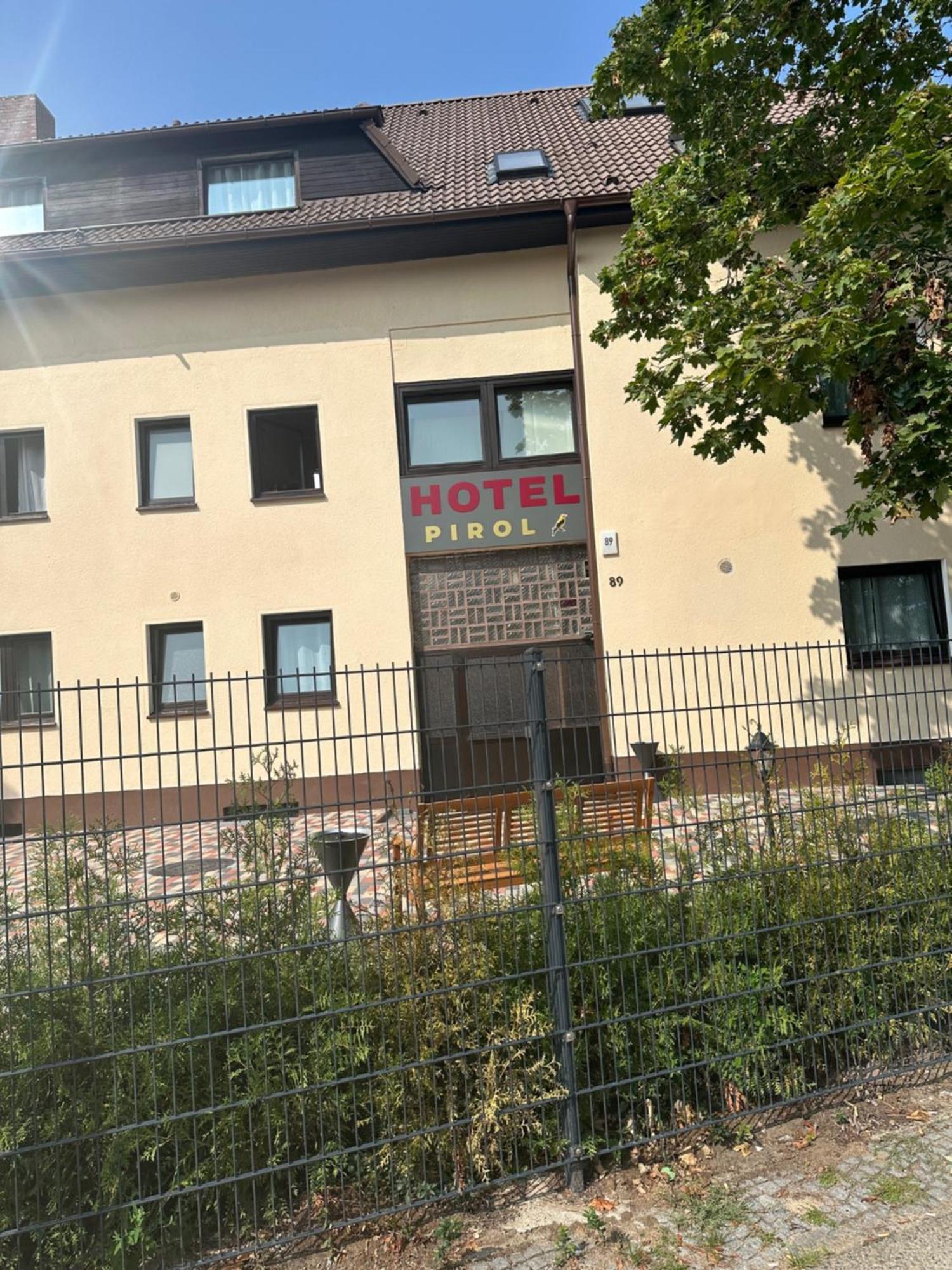 Hotel Pirol Berlín Exterior foto